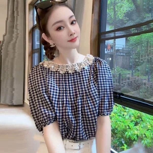 레이스 레이스 라운드 넥 체크무늬 베이비 칼라 여성 셔츠 2026 여름 패션 품격 연령 감소 다용도 반팔 셔츠 상세 이미지 2