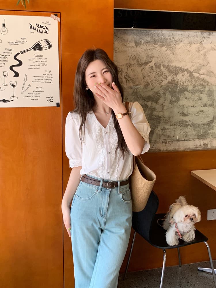 프랑스식 레트로 화이트 V넥 레이스 반팔 여성 셔츠 여름 품격 연령 감소 슬림해 보이는 작은 셔츠 거품 소매 맨위 상세 이미지 1