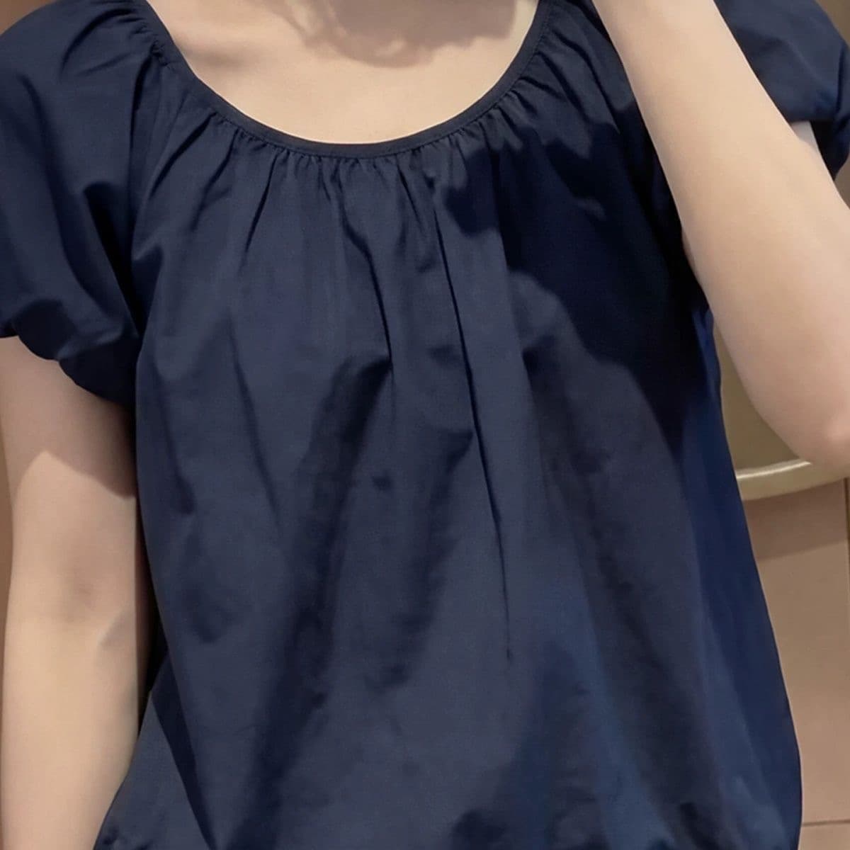 Feifei 소매 셔츠 디자인 여름 라운드 넥 스트랩 인형 2026 새로운 연령 감소 단색 루즈핏 맨위 이미지 3