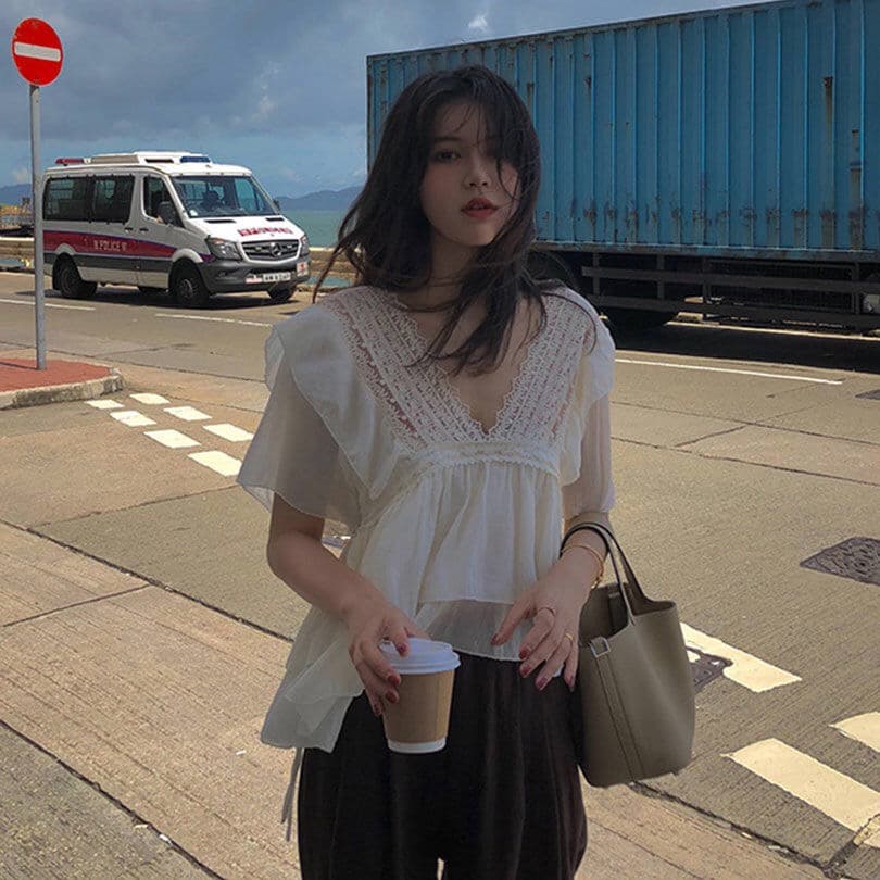 새로운 작은 요정 프릴 V넥 레이스 맨위 루즈핏 반팔 크림 살구 색상 시폰 셔츠 여성 상세 이미지 7