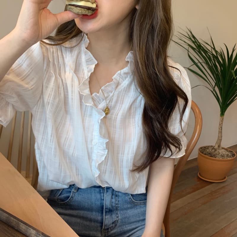 프랑스식 레트로 V넥 반팔 여성 셔츠 여름 2026 새로운 디자인 센스 작은 대중 레트로 얇은 스타일 작은 청신 맨위 상세 이미지 3