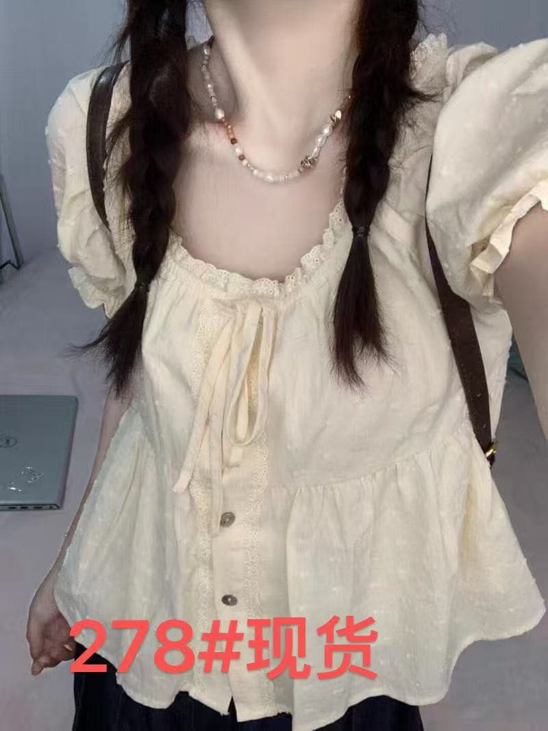 프랑스식 달콤한 스타일 레이스 측면 반팔 여성 셔츠 여름 고유 한 Chic 거품 소매 인형 셔츠 광장 칼라 맨위