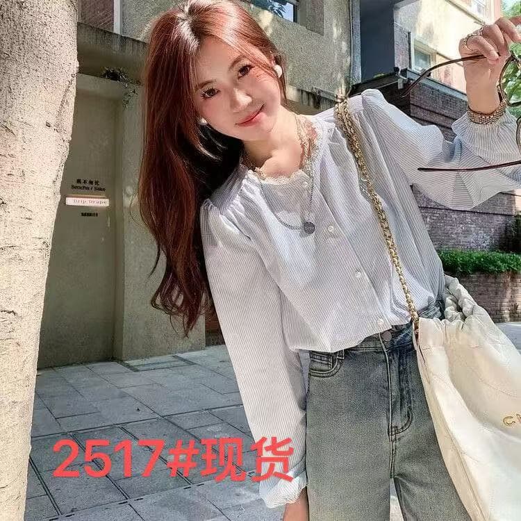 파란색 핀 스트라이프 여성 셔츠 한국 스타일 봄 새로운 긴팔 프랑스식 레이스 라운드 넥 수직 기사 슬림해 보이는 패션 맨위