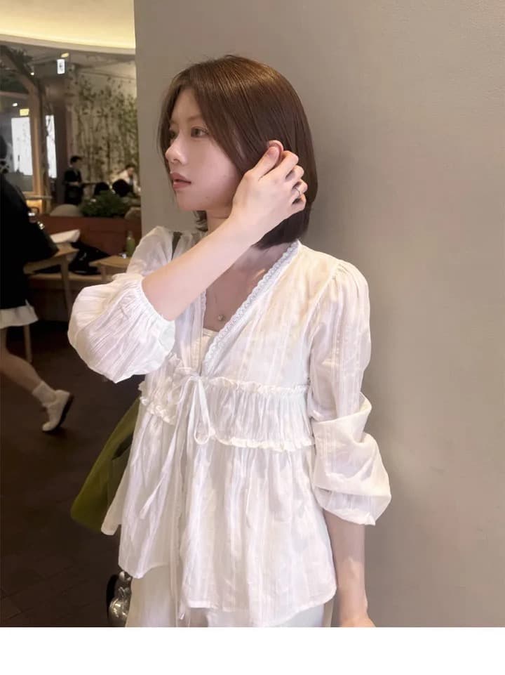 있음 창고 한국 귀여운 레이스업 나비 매듭 프릴 레이스 V넥 화이트 셔츠