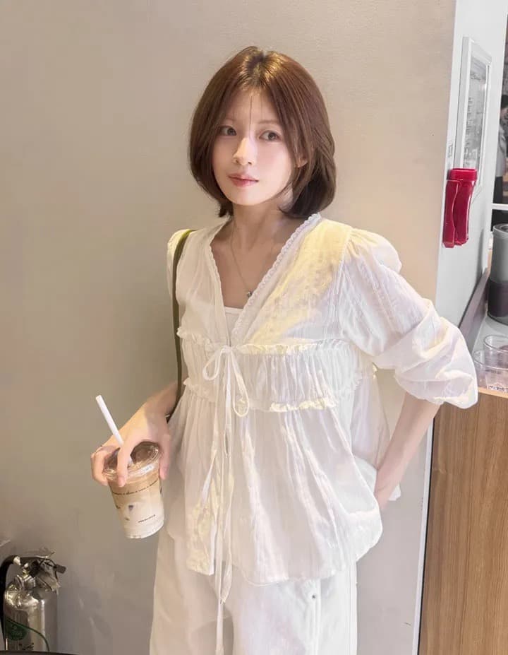 있음 창고 한국 귀여운 레이스업 나비 매듭 프릴 레이스 V넥 화이트 셔츠 이미지 3