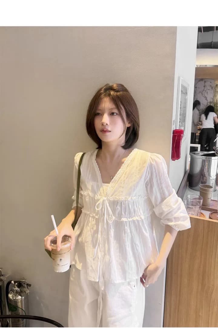 있음 창고 한국 귀여운 레이스업 나비 매듭 프릴 레이스 V넥 화이트 셔츠 이미지 2