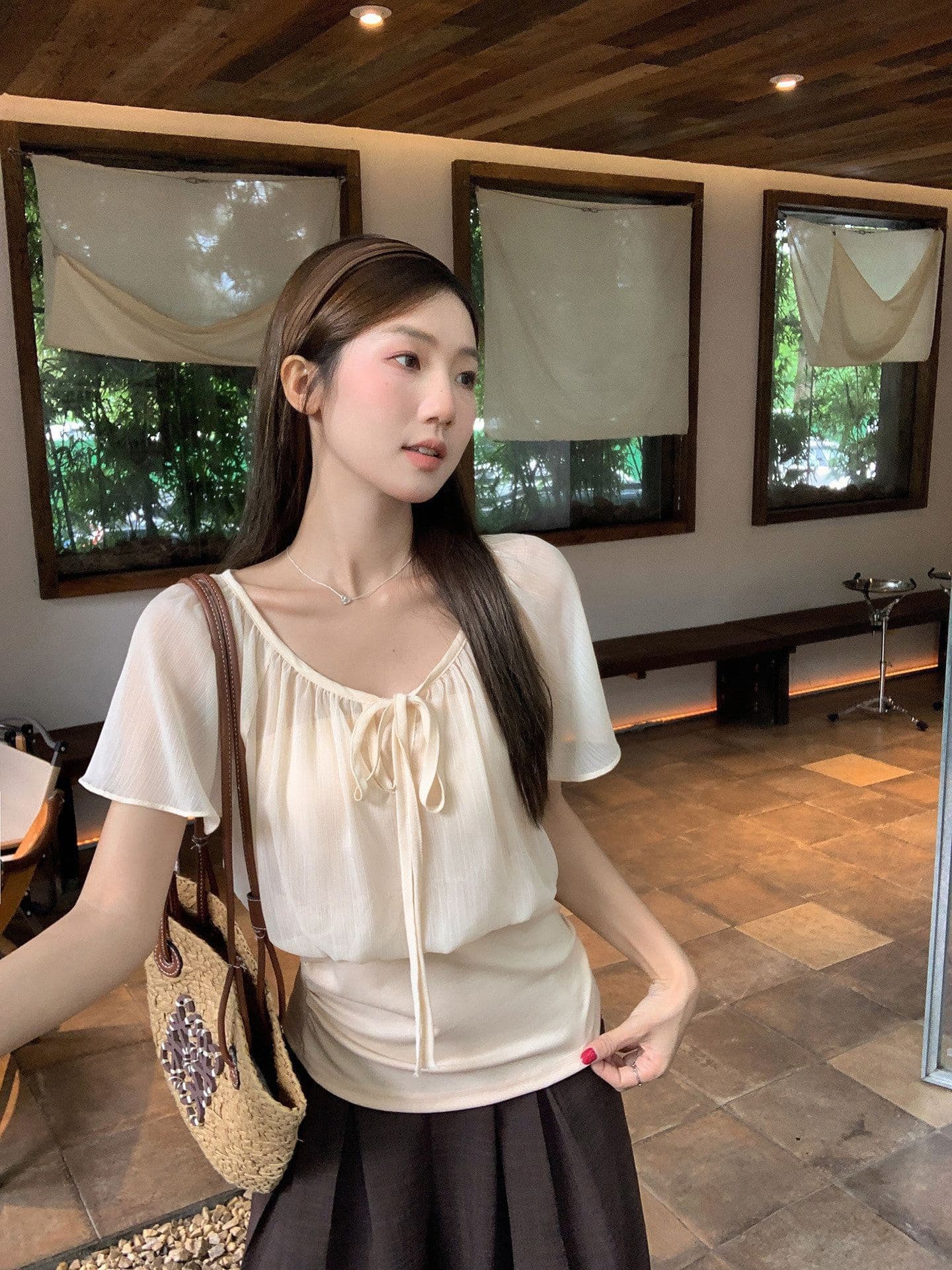 얕은 살구 색상 페이크 레이어드 패치워크 레이스업 V넥 연꽃 잎 소매 여성 셔츠 여름 허리 수축 슬림해 보이는 품격 맨위 이미지 4