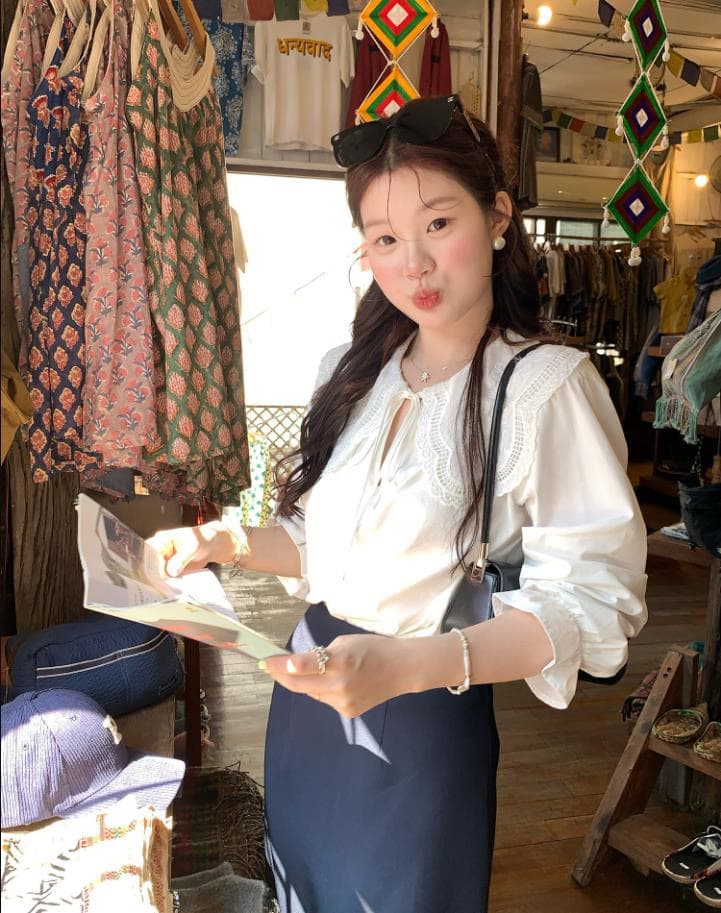 화재 화재 화재 전갈 빛 향기로운 한 부서 베이비 칼라 셔츠 여성 긴 소매 레이스 프랑스식 사소한 맨위 봄 셔츠 상세 이미지 2