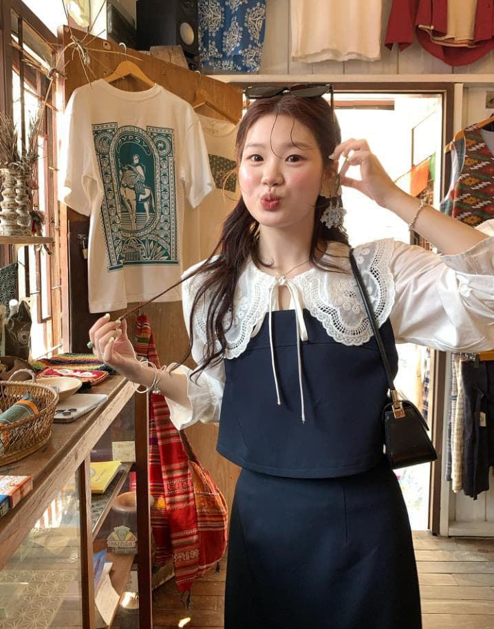 화재 화재 화재 전갈 빛 향기로운 한 부서 베이비 칼라 셔츠 여성 긴 소매 레이스 프랑스식 사소한 맨위 봄 셔츠 상세 이미지 5