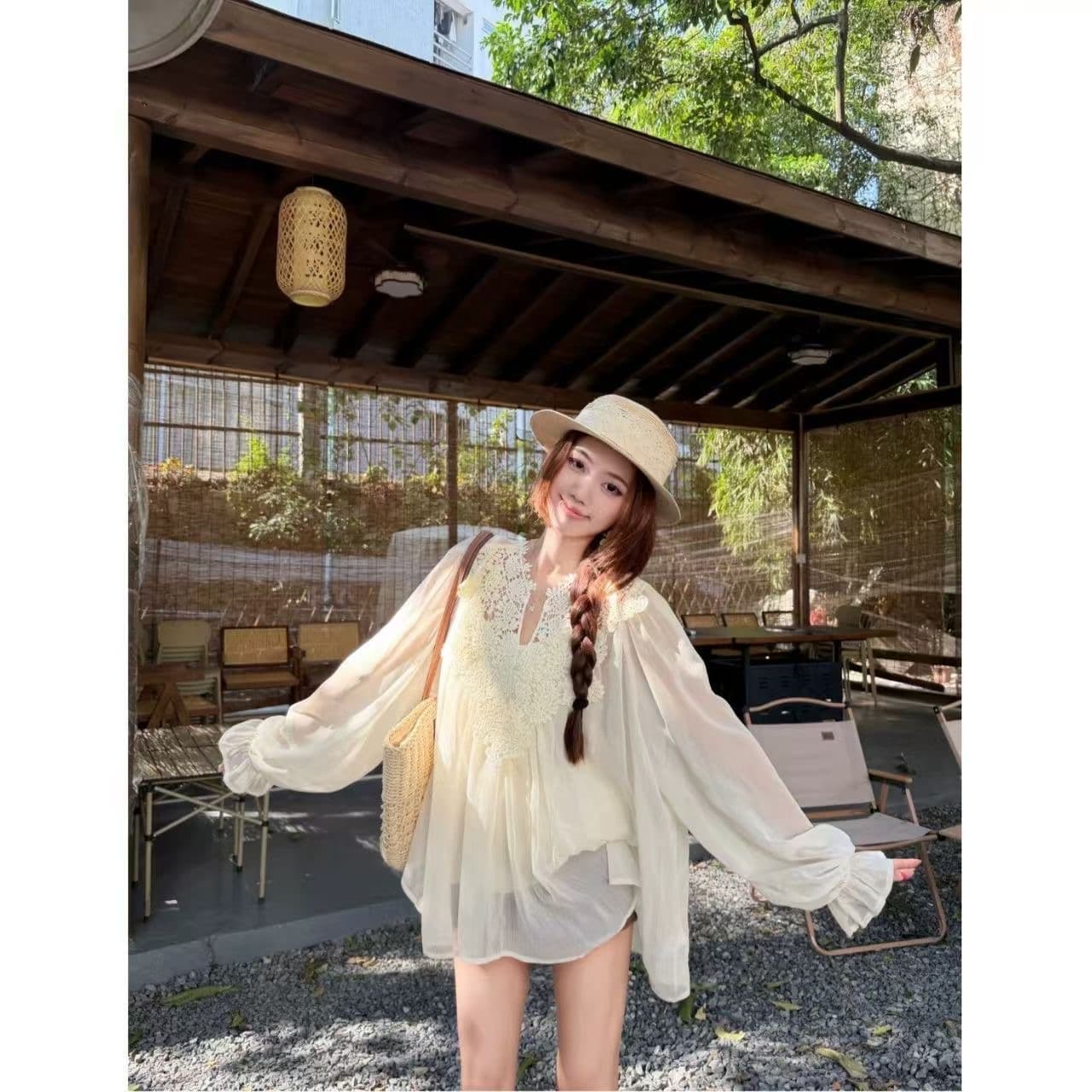 슈퍼 요정 레이스 홀로우 아웃 패치워크 V넥 여성 셔츠 새로운 프랑스식 느긋한 바람 벌룬 소매 자외선 차단 쉬폰 톱 여성 상세 이미지 2