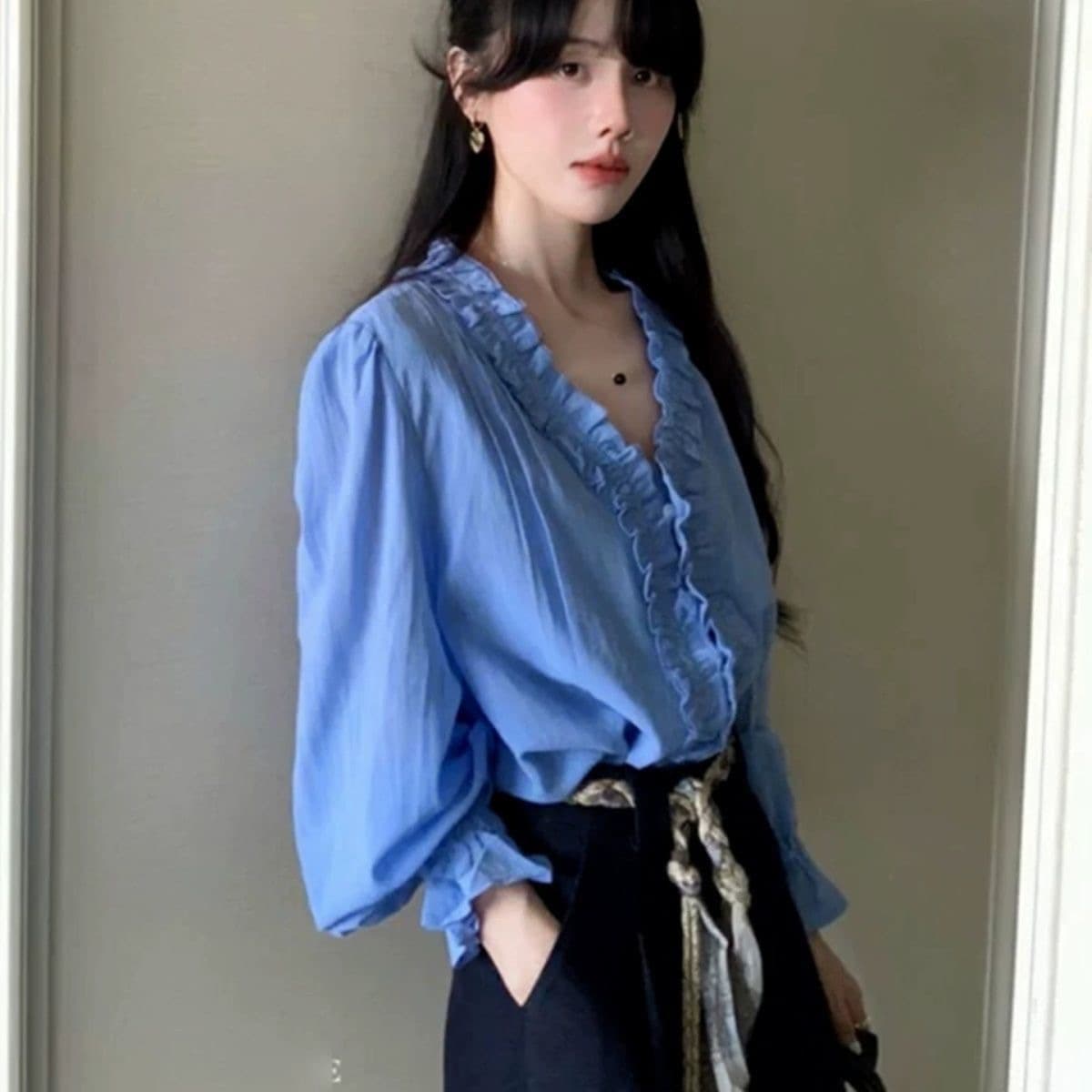 프랑스식 사소한 파란색 프릴 긴팔 여성 셔츠 가을 새로운 고급 센스 루즈핏 슬림해 보이는 나팔 소매 맨위 상세 이미지 5