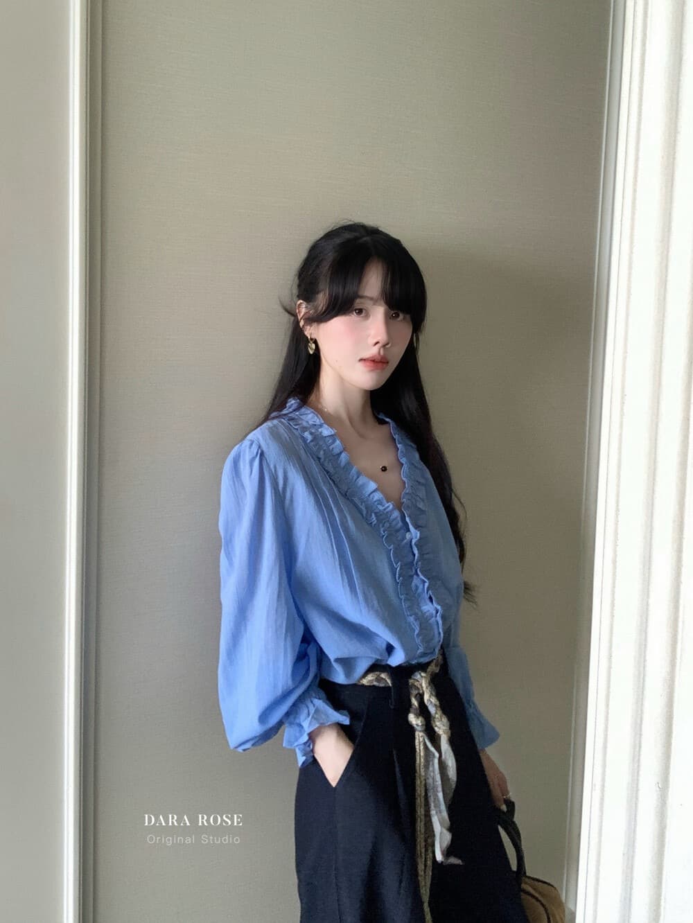 프랑스식 사소한 파란색 프릴 긴팔 여성 셔츠 가을 새로운 고급 센스 루즈핏 슬림해 보이는 나팔 소매 맨위 상세 이미지 7