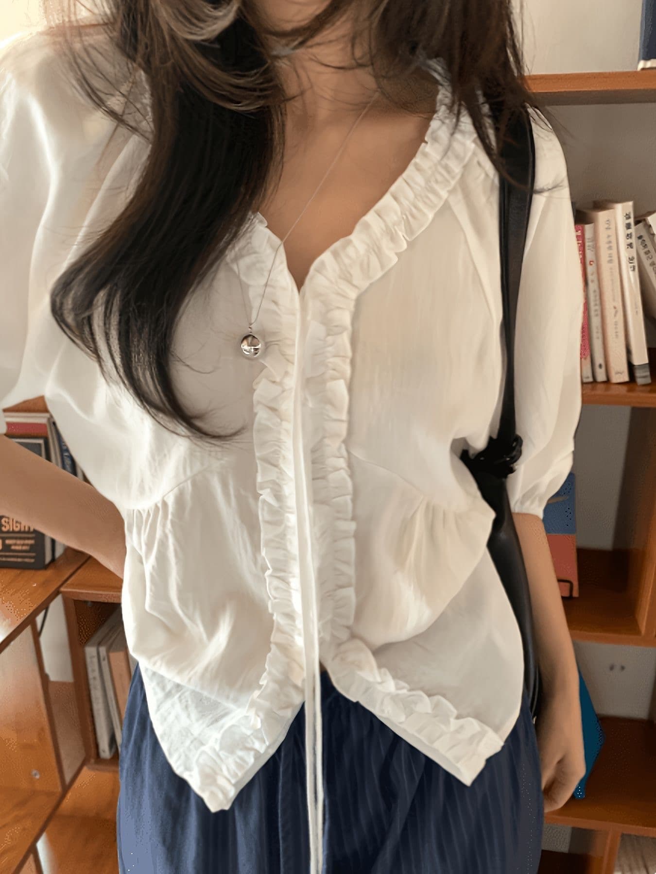한 부서 부드러운 품격 V넥 목이버섯 레이스 레이스업 셔츠 이미지 2