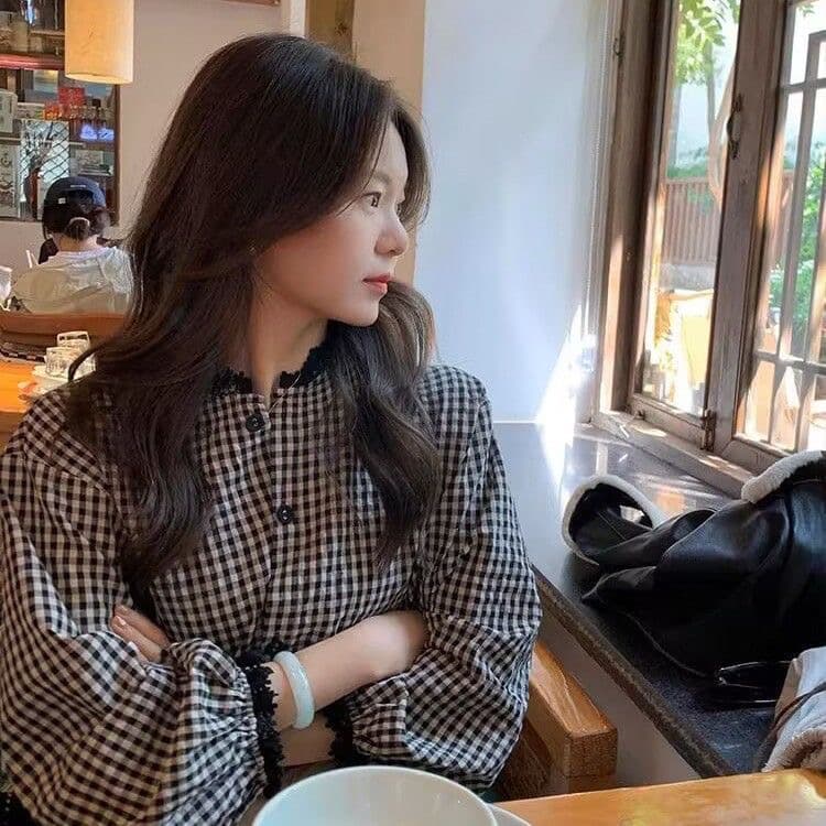 프랑스식 레트로 격자 무늬 셔츠 디자인 레이스 조각 2026 연령 감소 새로운 긴팔 다용도 루즈핏 맨위 이미지 2
