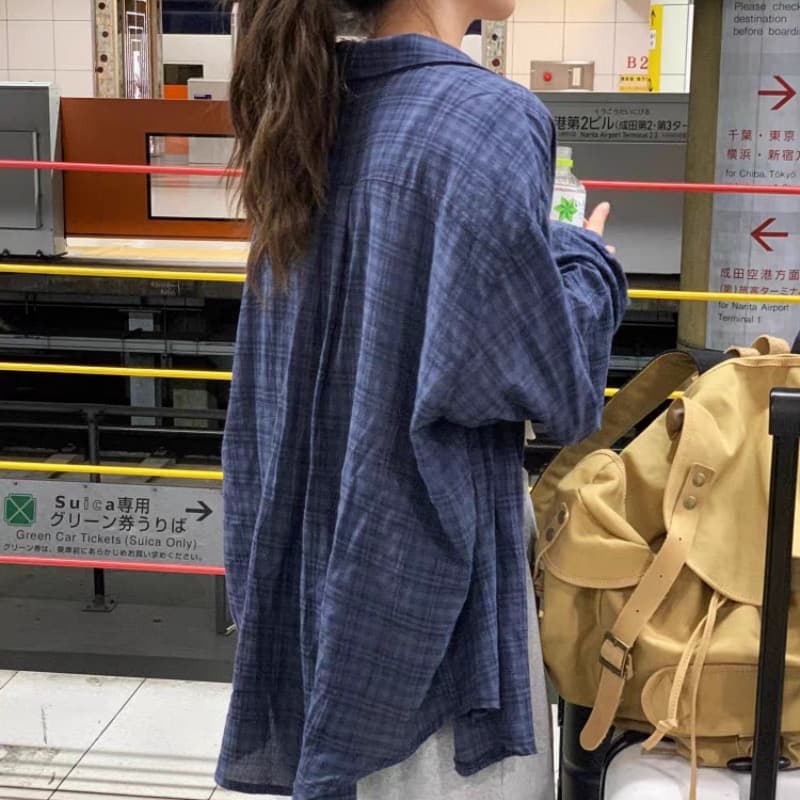 사계절 섹션 프랑스식 레트로 블루 색상 체크무늬 여성 셔츠 루즈핏 느긋한 바람 슈퍼 잘 생긴 긴팔 셔츠 맨위 이미지 4