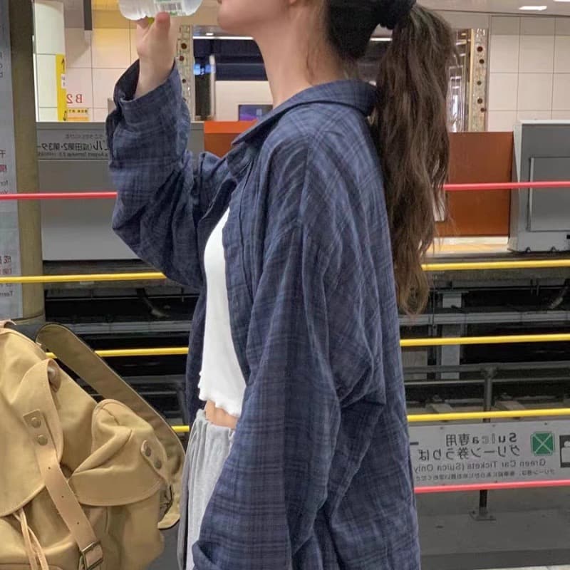 사계절 섹션 프랑스식 레트로 블루 색상 체크무늬 여성 셔츠 루즈핏 느긋한 바람 슈퍼 잘 생긴 긴팔 셔츠 맨위 상세 이미지 4
