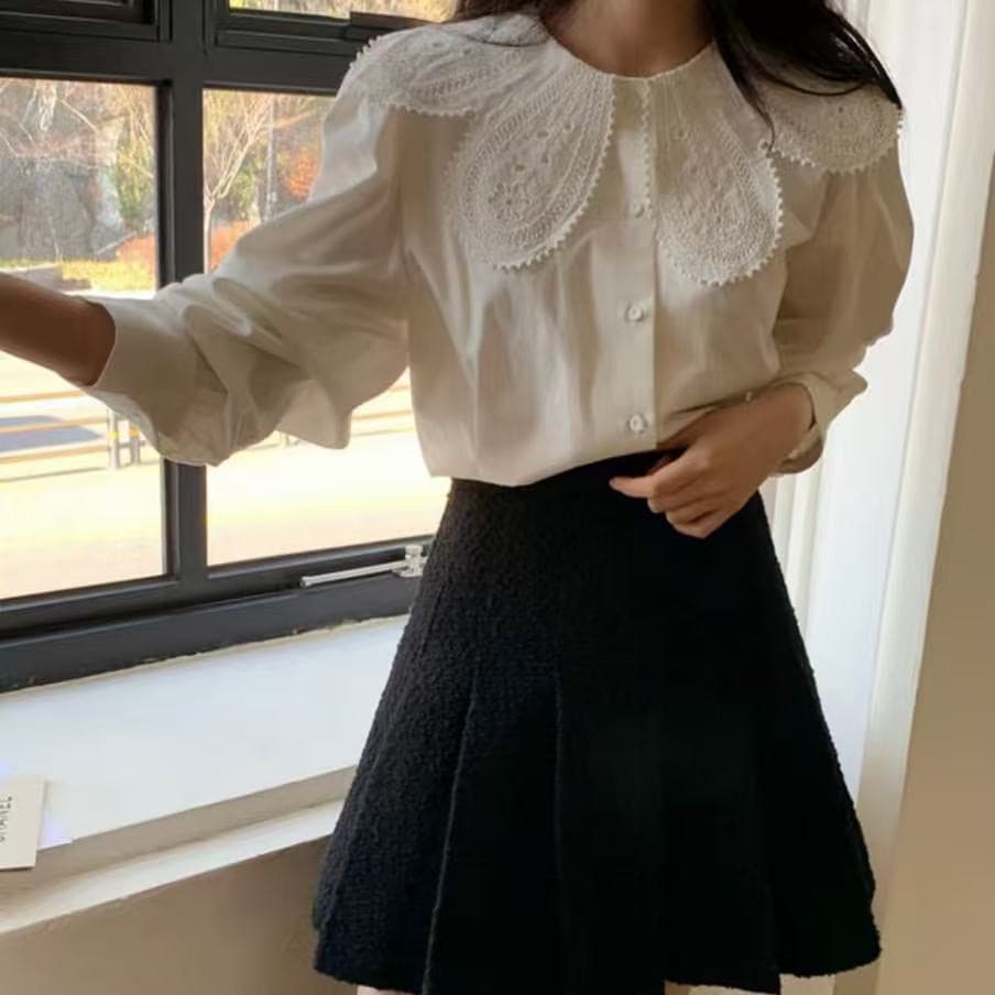 2026 새로운 맨위 화이트 한국 chic 레트로 개성 불규칙 칼라 플라워 긴팔 셔츠 인형 상세 이미지 6