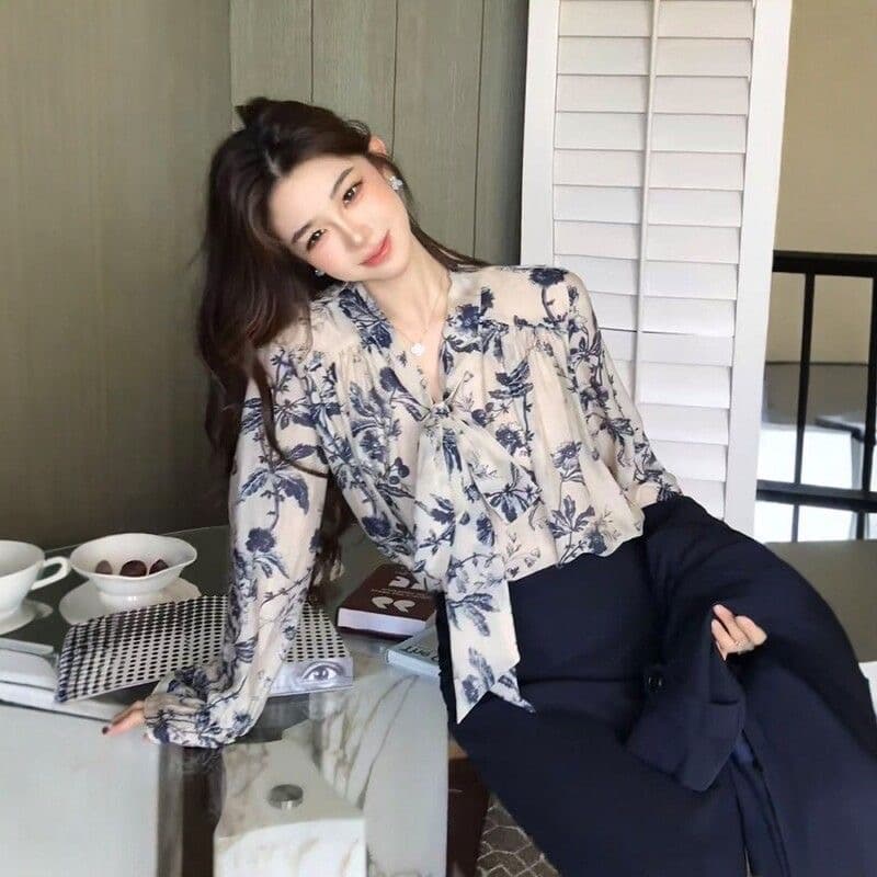 프랑스식 V넥 수묵화 프린트 리본 긴팔 여성 셔츠 여름 부드러운 바람 루즈핏 슬림해 보이는 아름다운 품격 맨위 이미지 4