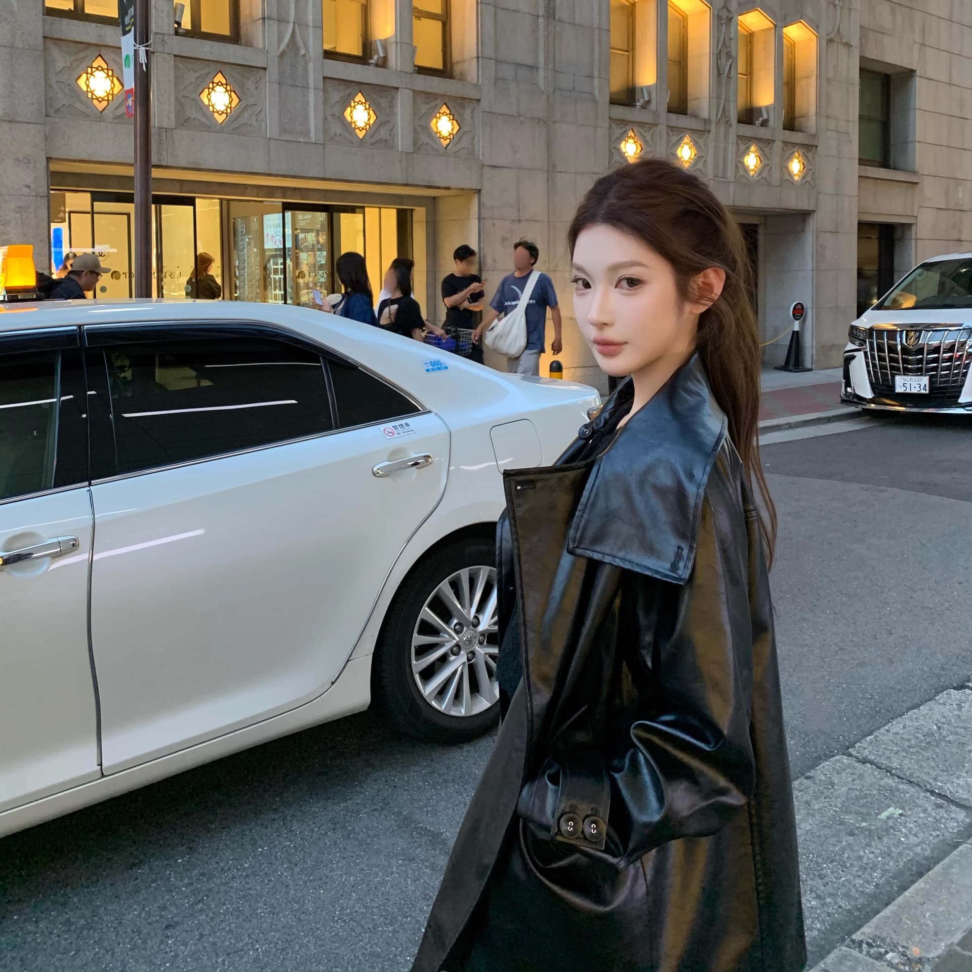 chicyou 검정색 품격 캐주얼 루즈핏 스탠드 칼라 부드럽다 가을 새로운 가죽 재킷 아메리칸 재킷 여성 코트 이미지 3