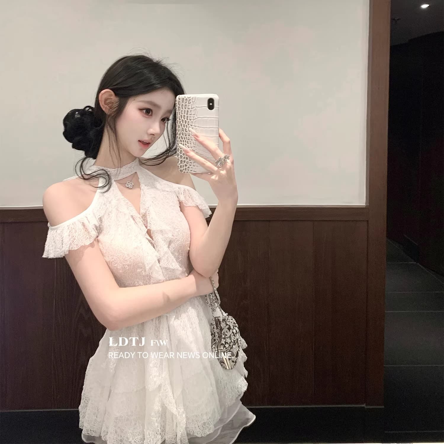 하얀 배 남자 슈퍼 무거운 작업 프랑스식 프릴 레이스 레이스업 행침 목 화이트 요정 가스 여성 드레스