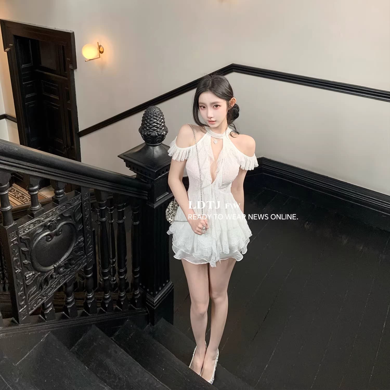 하얀 배 남자 슈퍼 무거운 작업 프랑스식 프릴 레이스 레이스업 행침 목 화이트 요정 가스 여성 드레스 이미지 2