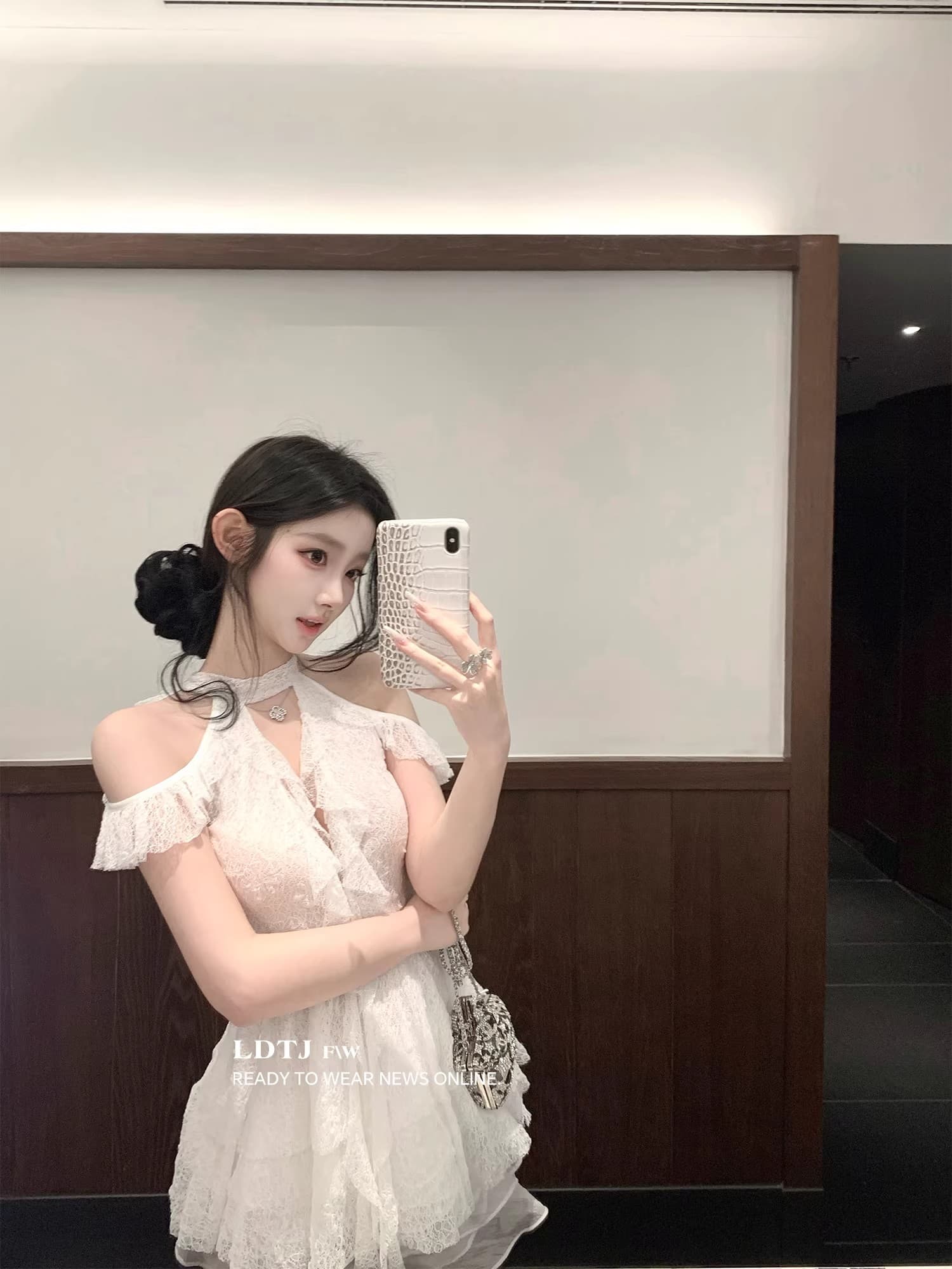 하얀 배 남자 슈퍼 무거운 작업 프랑스식 프릴 레이스 레이스업 행침 목 화이트 요정 가스 여성 드레스 상세 이미지 4