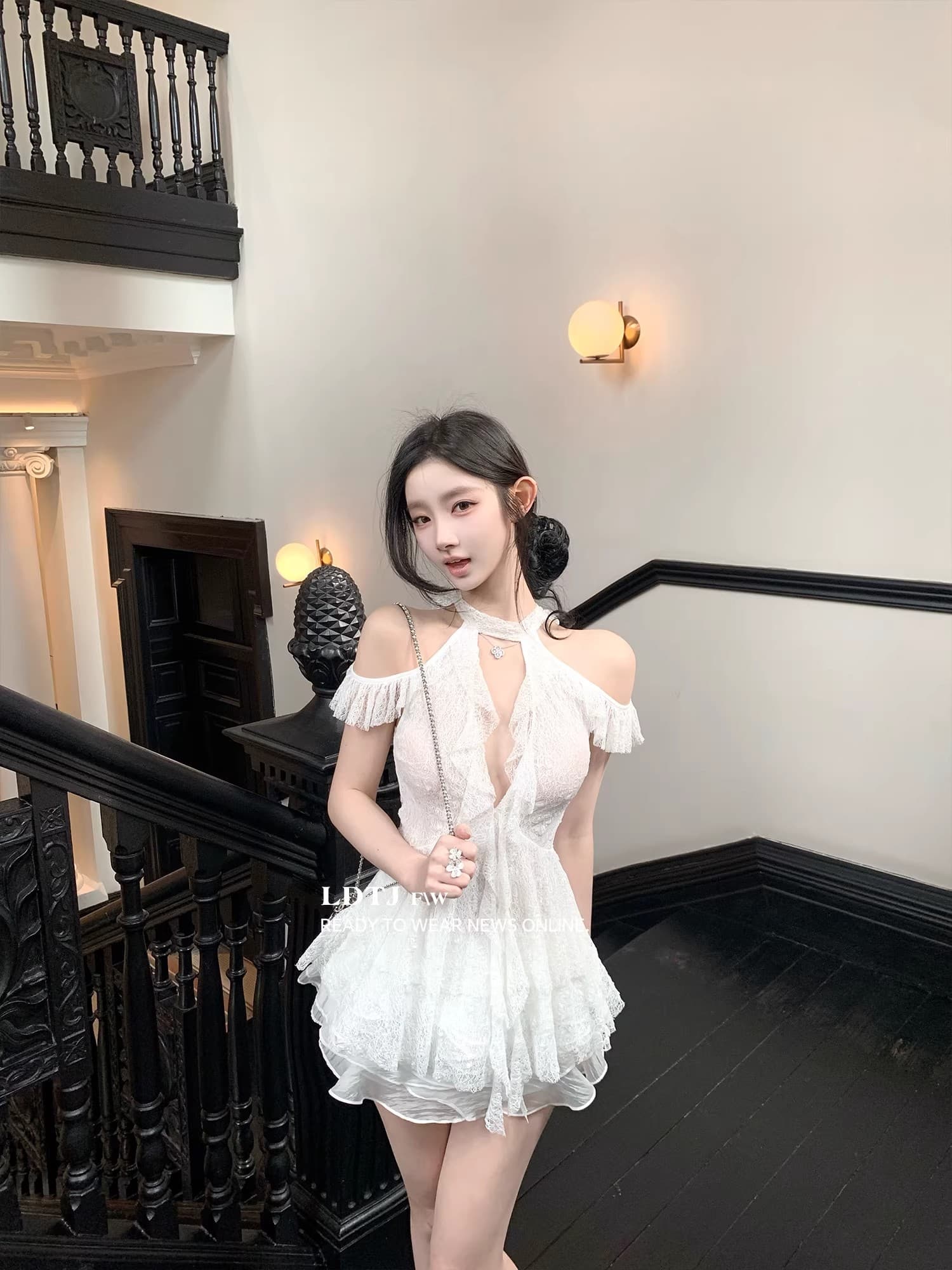 하얀 배 남자 슈퍼 무거운 작업 프랑스식 프릴 레이스 레이스업 행침 목 화이트 요정 가스 여성 드레스 상세 이미지 13