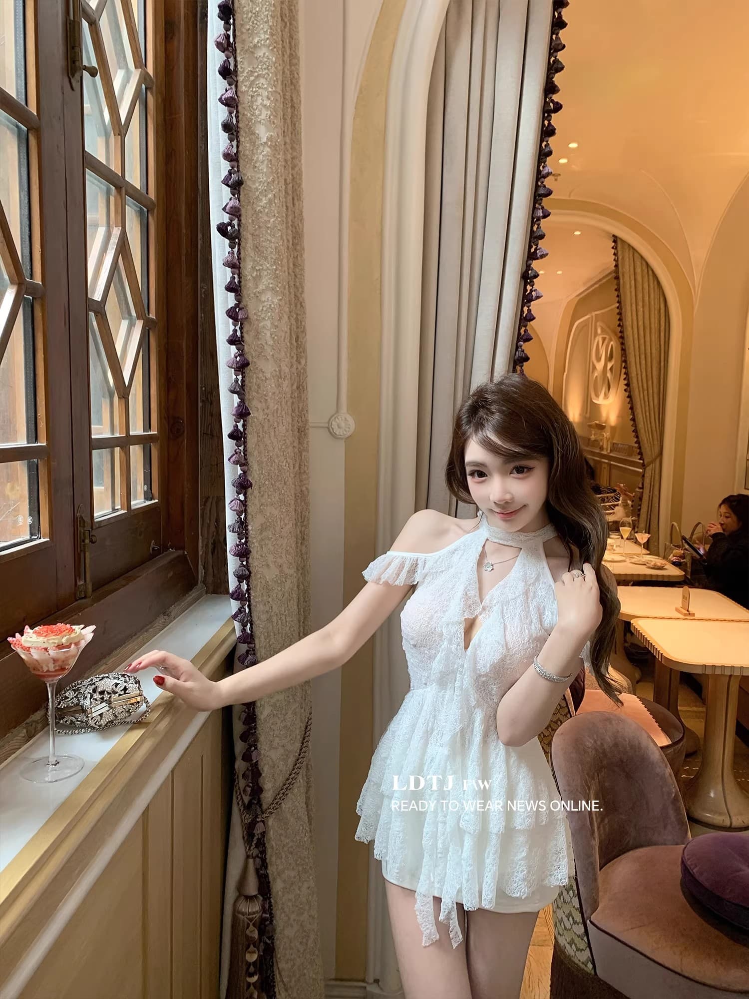하얀 배 남자 슈퍼 무거운 작업 프랑스식 프릴 레이스 레이스업 행침 목 화이트 요정 가스 여성 드레스 상세 이미지 14
