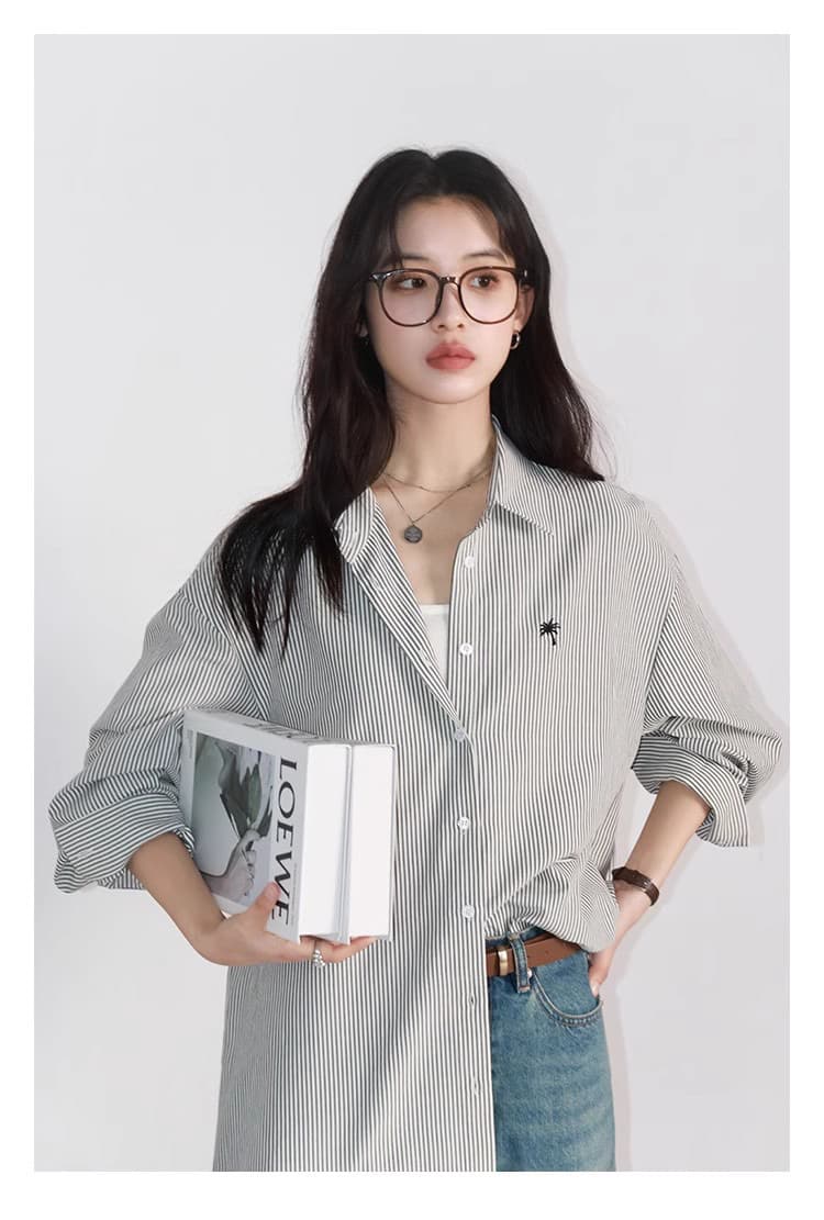폴로 칼라 배색 스트라이프 셔츠 마이크로 주름 질감 센스 자수 긴팔 셔츠 여성 2026 봄 여름 상세 이미지 11