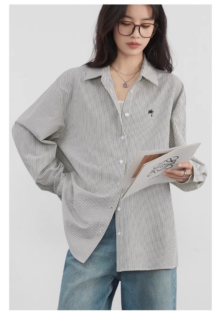 폴로 칼라 배색 스트라이프 셔츠 마이크로 주름 질감 센스 자수 긴팔 셔츠 여성 2026 봄 여름 상세 이미지 12
