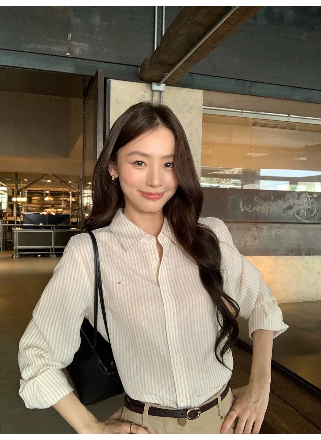 悸动 일기 라이 경기 서울 아마 자수 스트라이프 여성 셔츠 폴로 칼라 루즈핏 긴팔 셔츠 상세 이미지 25