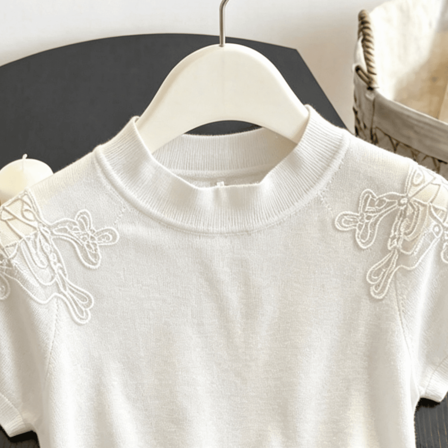 실사 실사 2026 여름 새로운 다용도 라운드 넥 얇은 스타일 자수 얼음 실크 니트 반팔 티셔츠 여성 셔츠 이미지 5