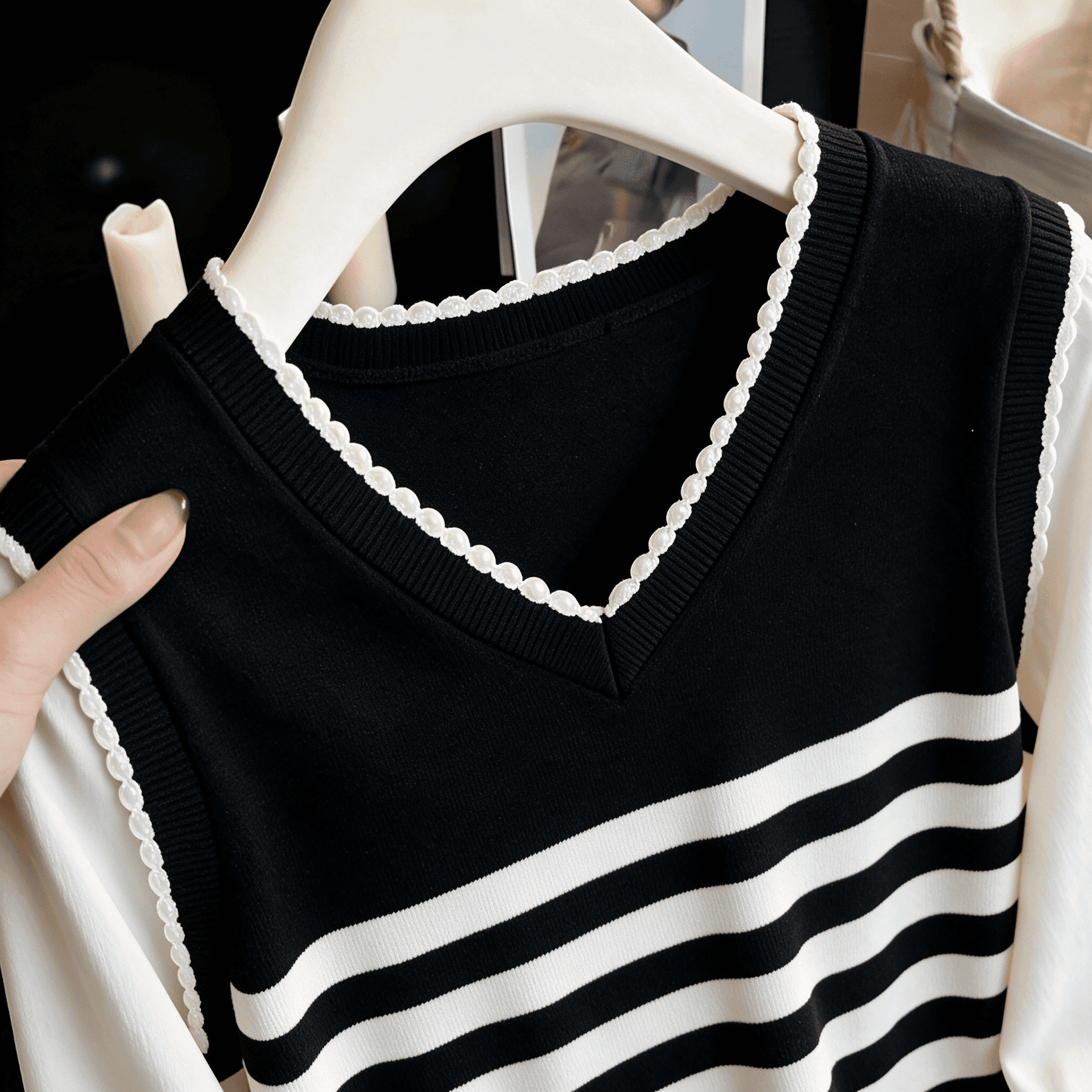 실사 실사 2026 년 가을 겨울 긴팔 배색 패치워크 스트라이프 니트 스웨터 여성 디자인 센스 V넥 맨위 이미지 4