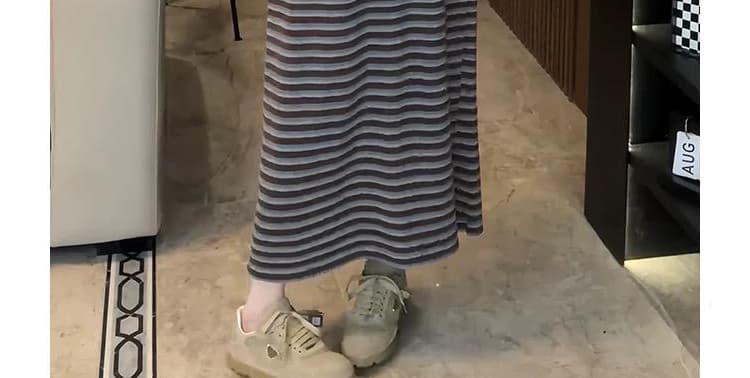 지금 임산부 2026 봄 세트 느긋한 루즈핏 긴팔 티셔츠 니트 베스트 스트라이프 반신 스커트 3종 세트 상세 이미지 16