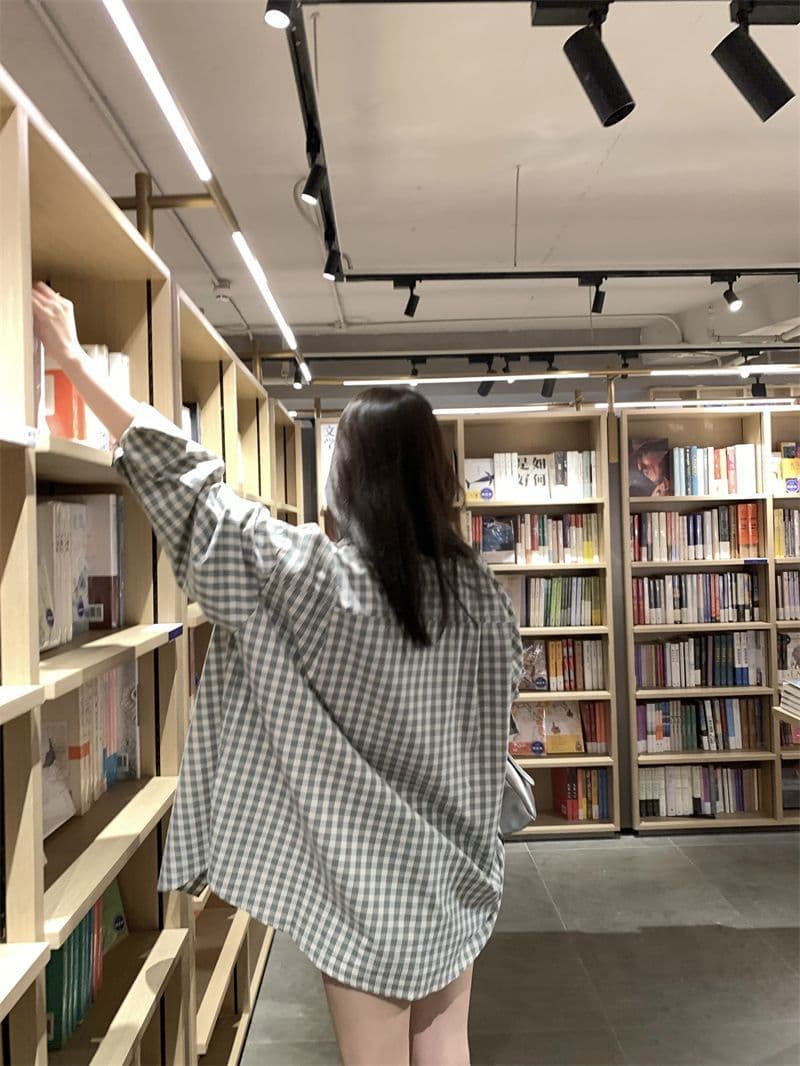 2026 봄 가을 새로운 레트로 디스플레이 화이트 체크무늬 루즈핏 느긋한 다용도 긴팔 셔츠 체크무늬 재킷 맨위 상세 이미지 6