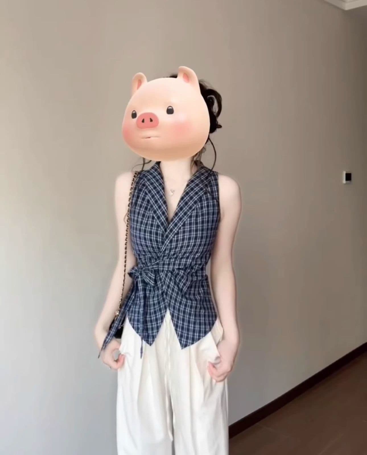 프랑스식 V넥 나비 매듭 스트랩 파란색 격자 무늬 셔츠 조끼 여성 여름 핫걸 외출용 몸매 가꾸기 민소매 맨위 상세 이미지 2