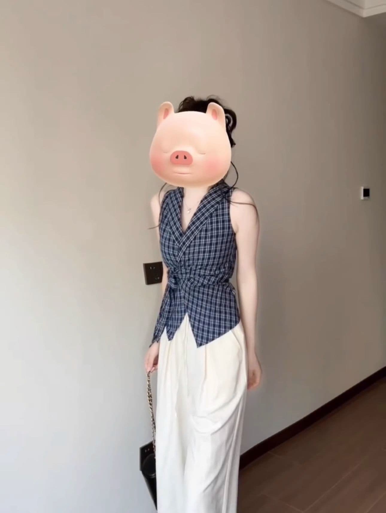 프랑스식 V넥 나비 매듭 스트랩 파란색 격자 무늬 셔츠 조끼 여성 여름 핫걸 외출용 몸매 가꾸기 민소매 맨위 상세 이미지 4