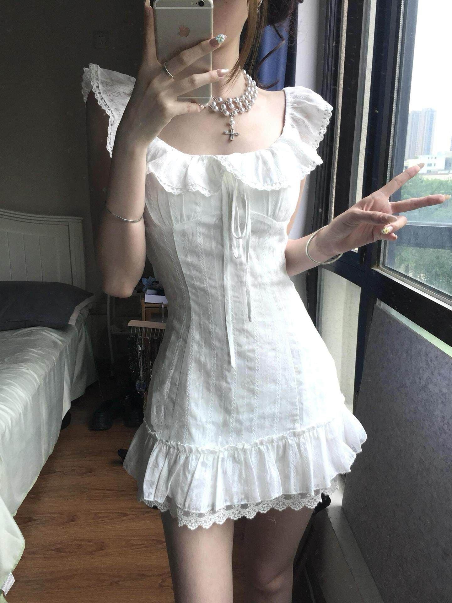 프랑스식 첫사랑 화이트 작은 날다 소매 여성 드레스 여름 2026 새로운 자이언트 잘 생긴 ~ 중 프릴 쇼트 스타일 짧은 치마 이미지 2