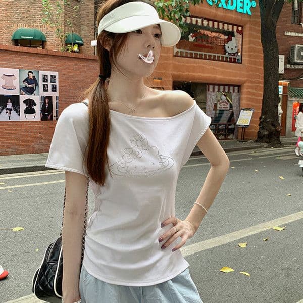 아메리칸 핫걸 검정색 만화 kitty 고양이 비스듬한 어깨 반팔 티셔츠 여성 여름 몸매 가꾸기 슬림해 보이는 쇼트 스타일 오프숄더 맨위 이미지 3