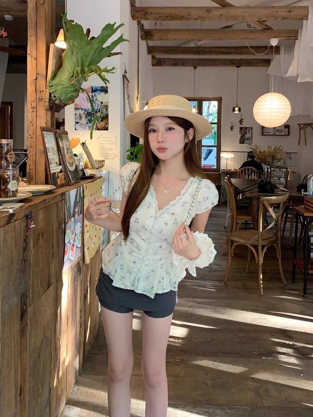 프랑스식 차 휴식 레이스 레이스 V넥 반팔 여성 셔츠 여름 달콤한 스타일 자수 꽃무늬 꼬집기 허리 슬림해 보이는 맨위 상세 이미지 7