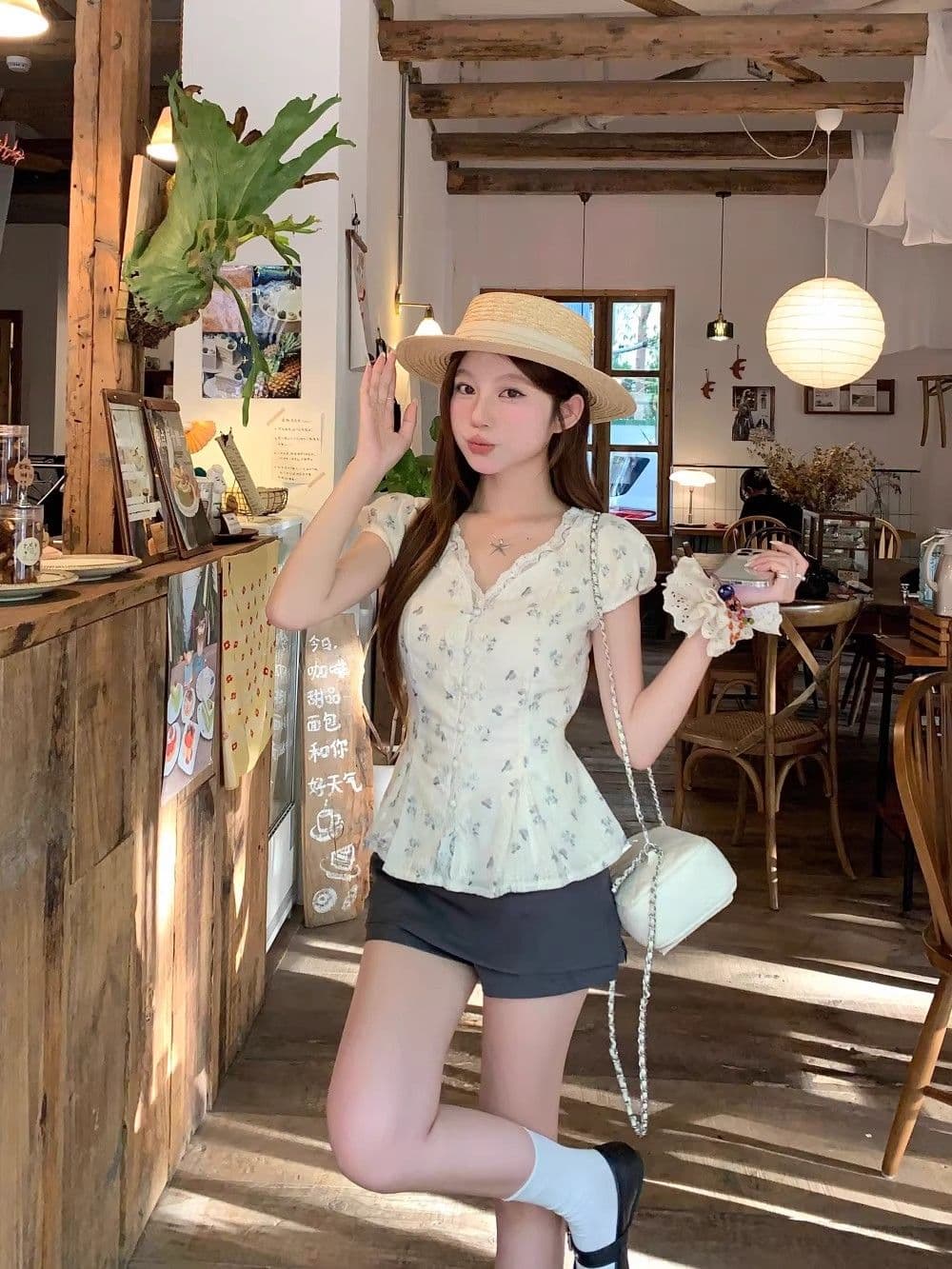 프랑스식 차 휴식 레이스 레이스 V넥 반팔 여성 셔츠 여름 달콤한 스타일 자수 꽃무늬 꼬집기 허리 슬림해 보이는 맨위 상세 이미지 14