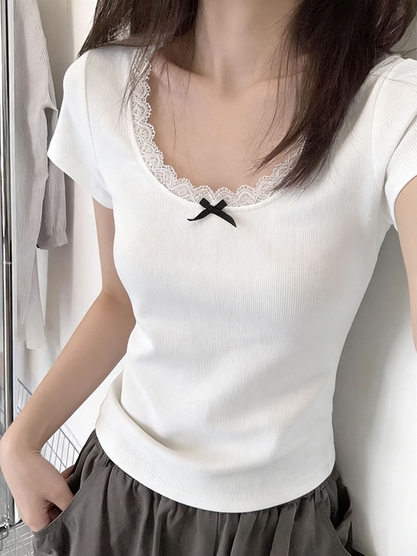 순면 리브 작은 키 쇼트 스타일 반팔 티셔츠 여성 여름 몸매 가꾸기 한국 스타일 레이스 나비 매듭 u 칼라 맨위 트렌디 상세 이미지 2