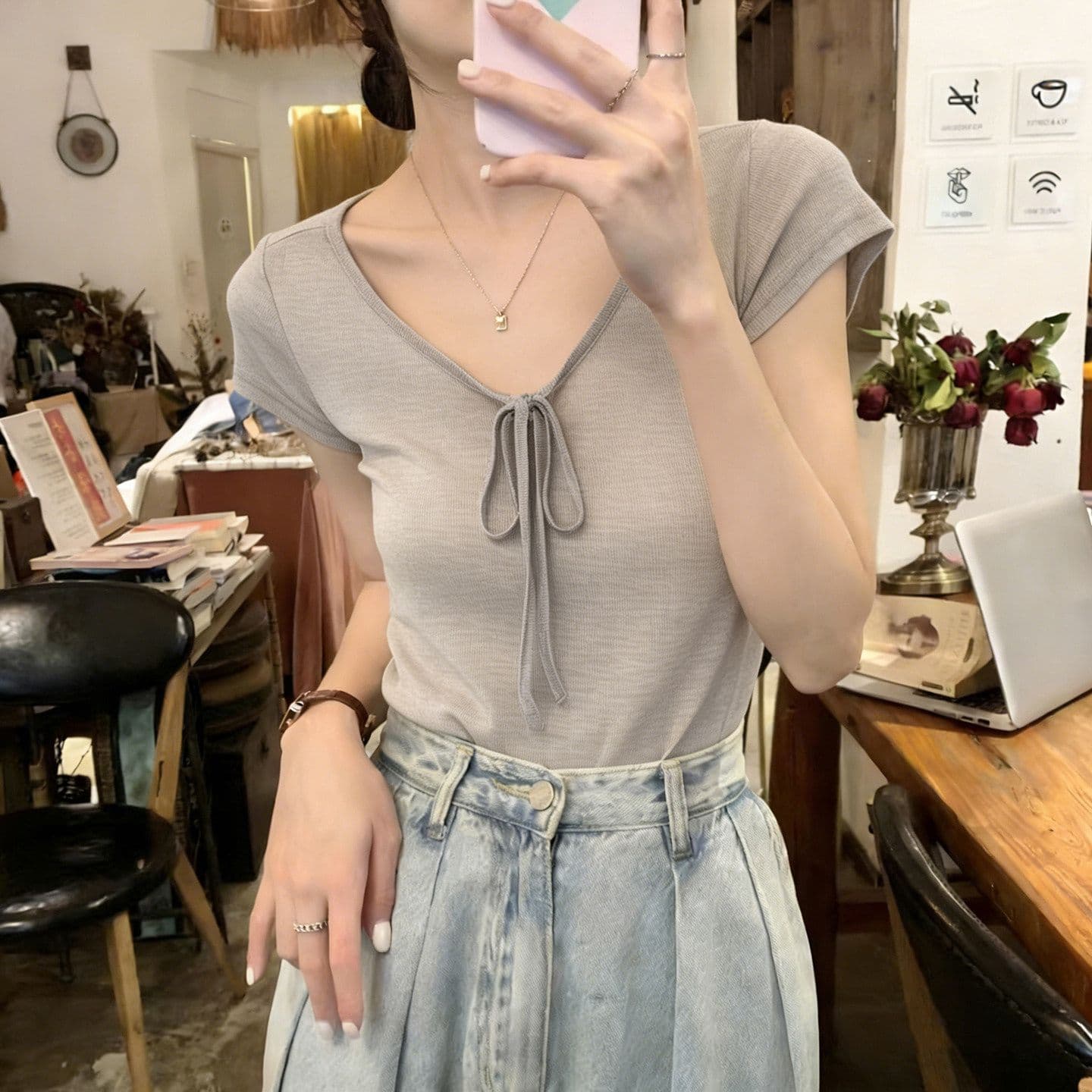 chic 달콤한 매운맛 V넥 반팔 티셔츠 여성 여름 몸매 가꾸기 한국 스타일 인사이드 가져 가라. 쇼트 스타일 기본 셔츠 얇은 스타일 마이크로 ~을 통해 의류 트렌디 상세 이미지 3