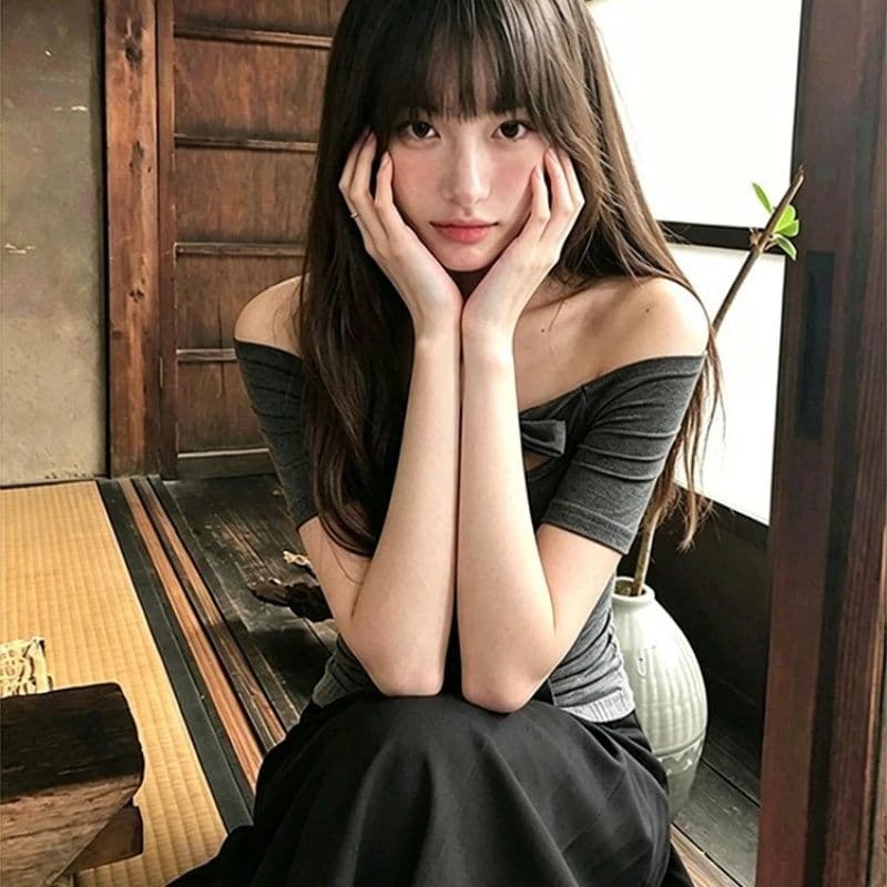사람들 면 면 컬러 짜임 기사 회색 오프숄더 중간 소매 티셔츠 여성 여름 스트랩 몸매 가꾸기 디자인 센스 오프숄더 맨위 이미지 4