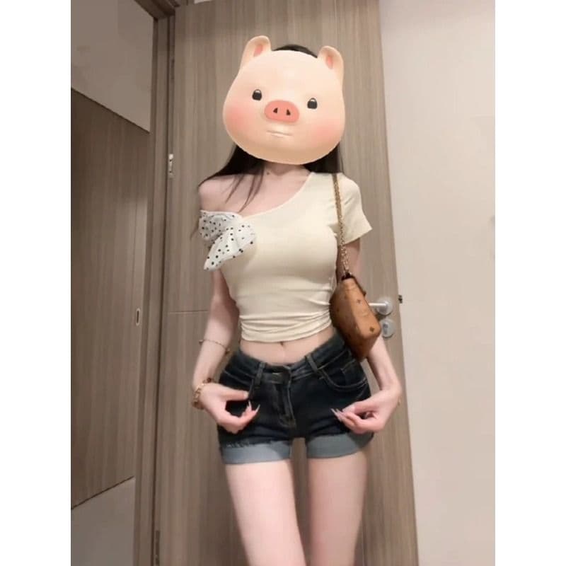 프랑스식 나비 매듭 도트 무늬 비스듬한 어깨 불규칙 티셔츠 몸매 가꾸기 핫걸 쇼트 스타일 품격 슬림해 보이는 작은 대중 맨위 이미지 4