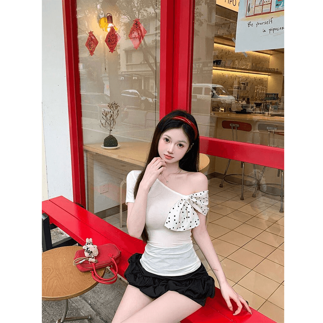 프랑스식 나비 매듭 도트 무늬 비스듬한 어깨 불규칙 티셔츠 몸매 가꾸기 핫걸 쇼트 스타일 품격 슬림해 보이는 작은 대중 맨위 이미지 5