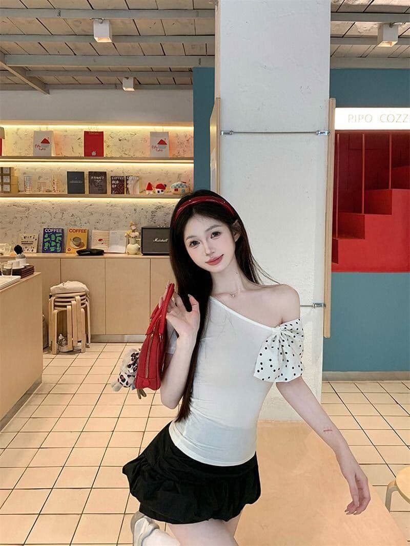 프랑스식 나비 매듭 도트 무늬 비스듬한 어깨 불규칙 티셔츠 몸매 가꾸기 핫걸 쇼트 스타일 품격 슬림해 보이는 작은 대중 맨위 상세 이미지 23