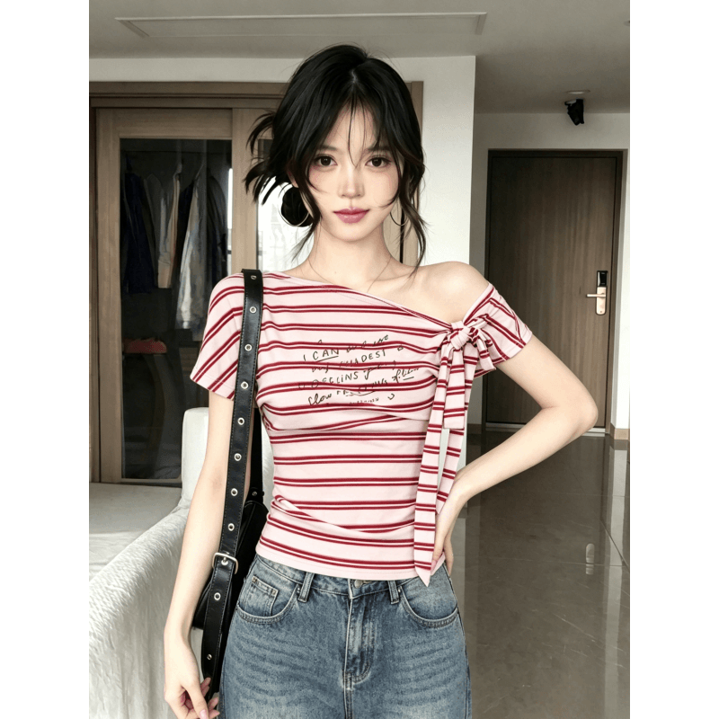 원본 품질 핫걸 바람 스트라이프 비스듬한 어깨 반팔 티셔츠 여성 여름 몸매 가꾸기 슬림해 보이는 나비 매듭 스트랩 맨위 이미지 2