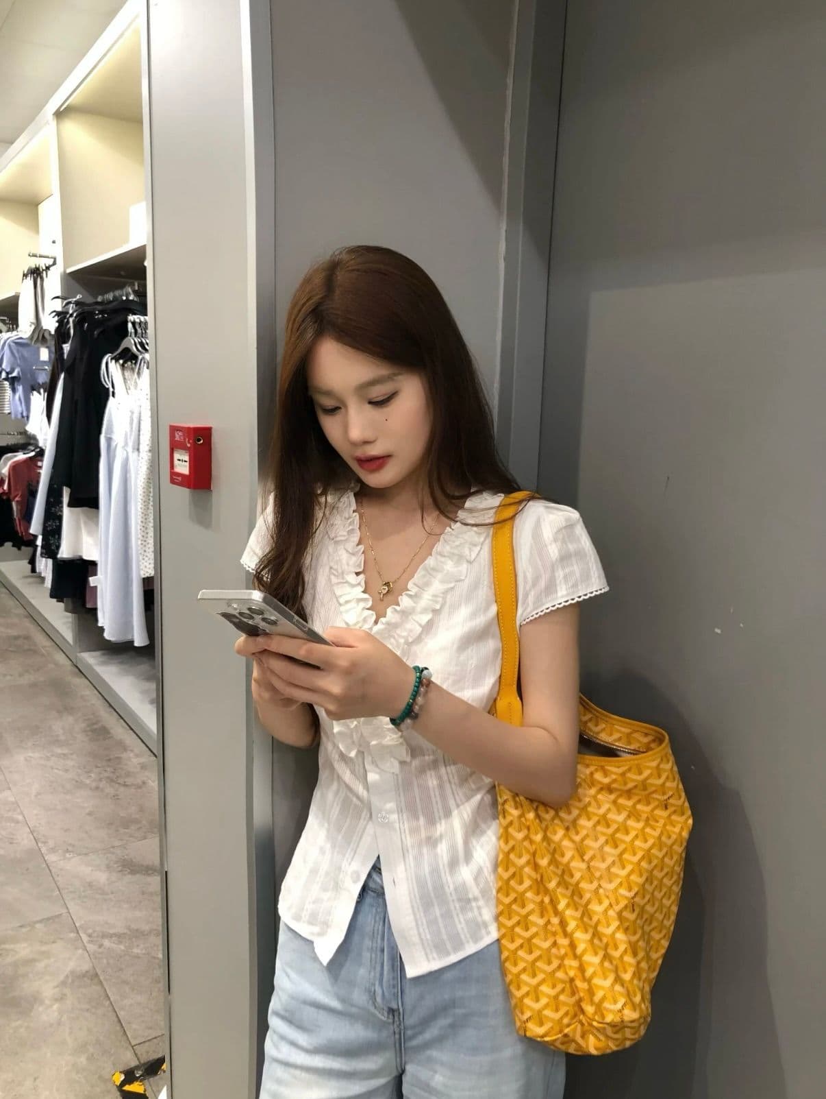 모래 워시 자카드 원단 프랑스식 프릴 반팔 여성 셔츠 여름 화이트 V넥 셔츠 허리 수축 맨위 상세 이미지 4