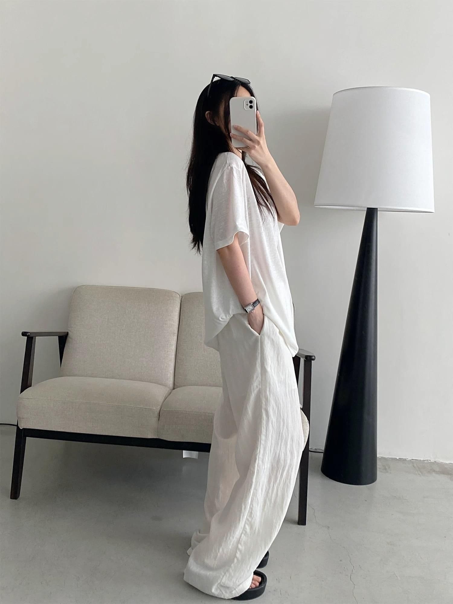 200그램 게으른 면 65 면 35 폴리 에스터 느슨함 센스 볼륨 측면 V넥 반팔 티셔츠 맨위 여성 루즈핏 슬림해 보이는 얇은 스타일 상세 이미지 5